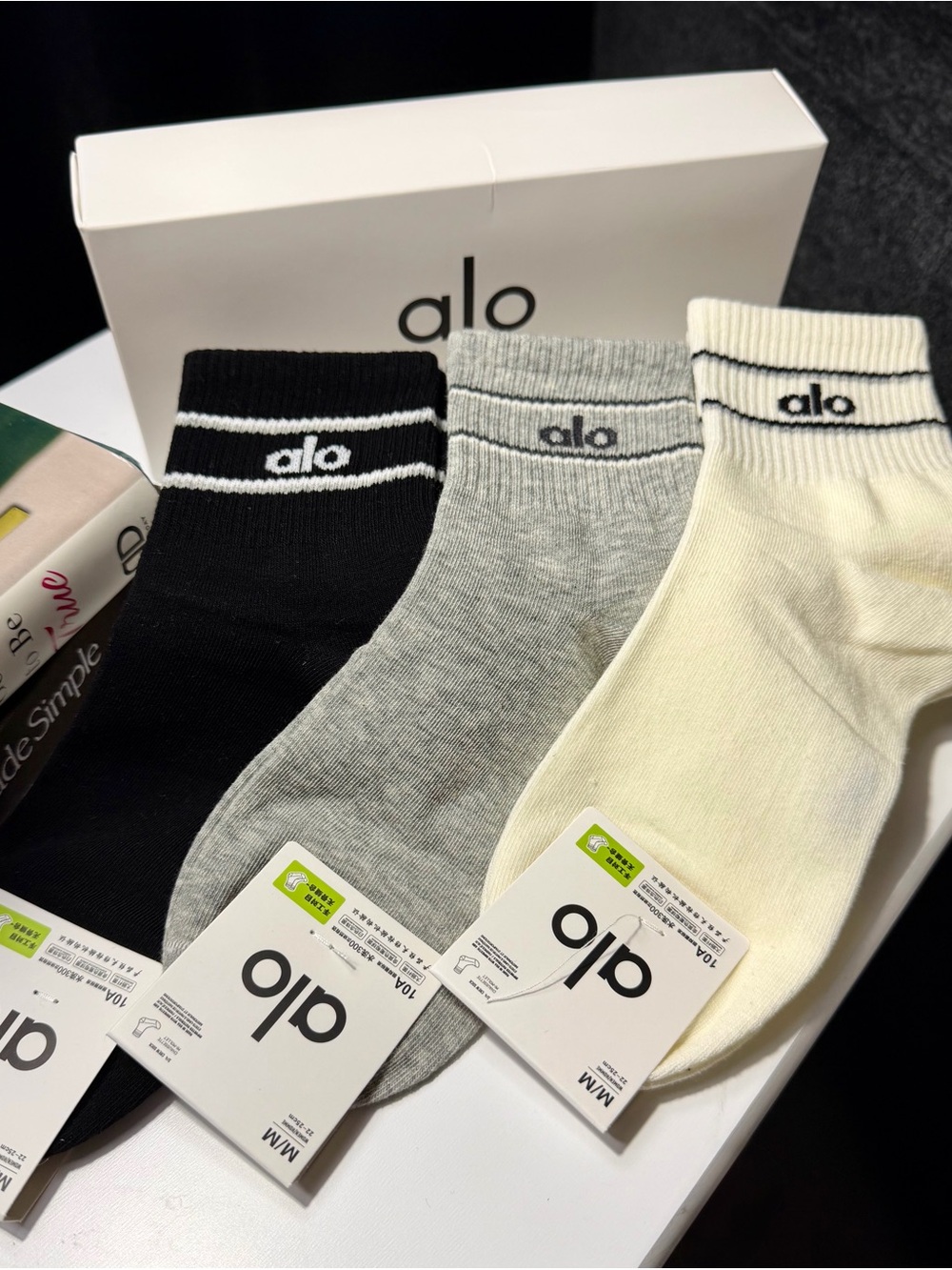 ALO Yoga 3-Pack Crew Socks